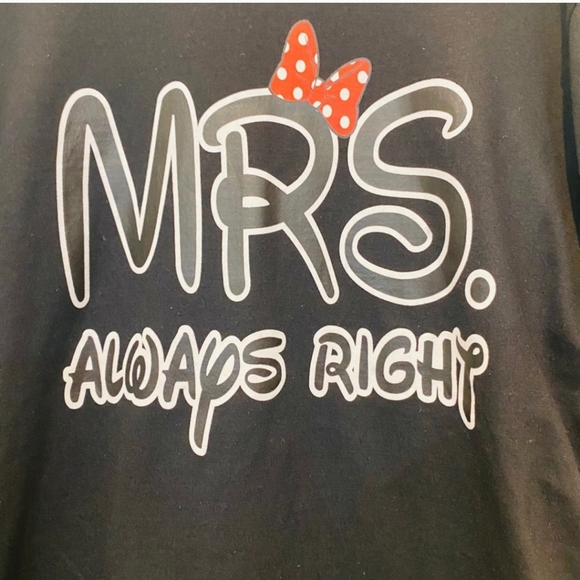 "Mrs. Always Right" Black Cotton Short Sleeve Graphic Tee Size M - Picture 3 of 6